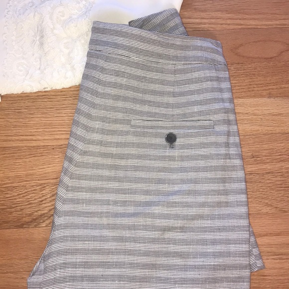 Elevenses high waisted pleated shorts - Picture 3 of 3